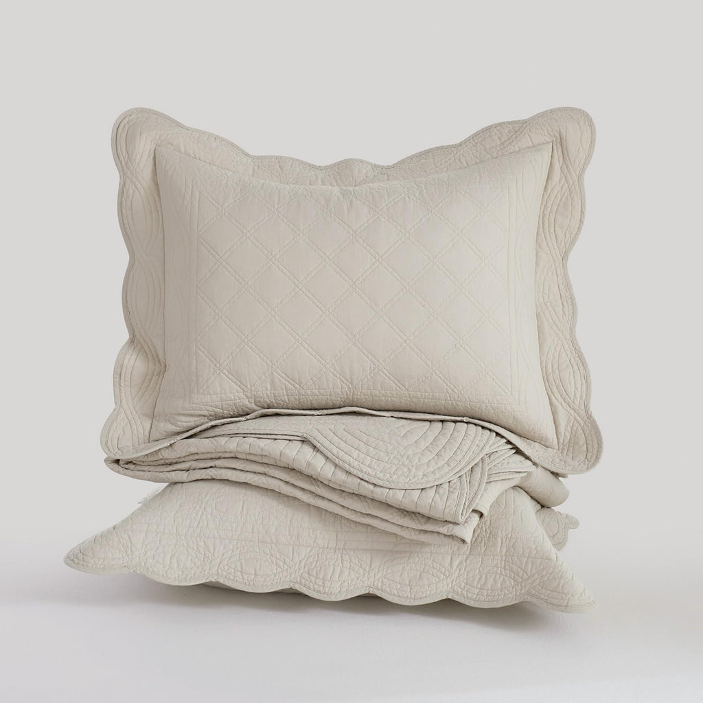 3-Piece Queen Diamond Pattern Lightweight Quilt Set