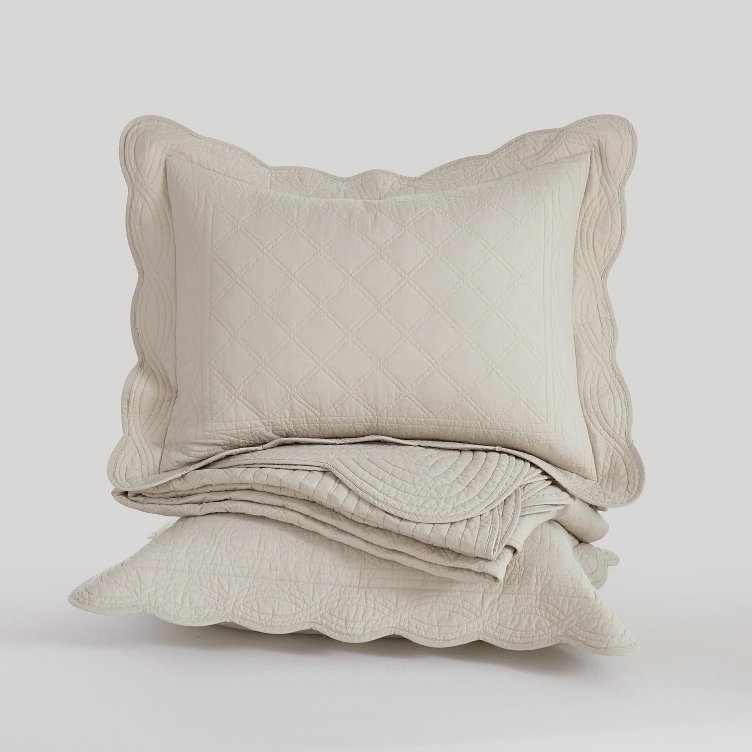 3-Piece Queen Diamond Pattern Lightweight Quilt Set
