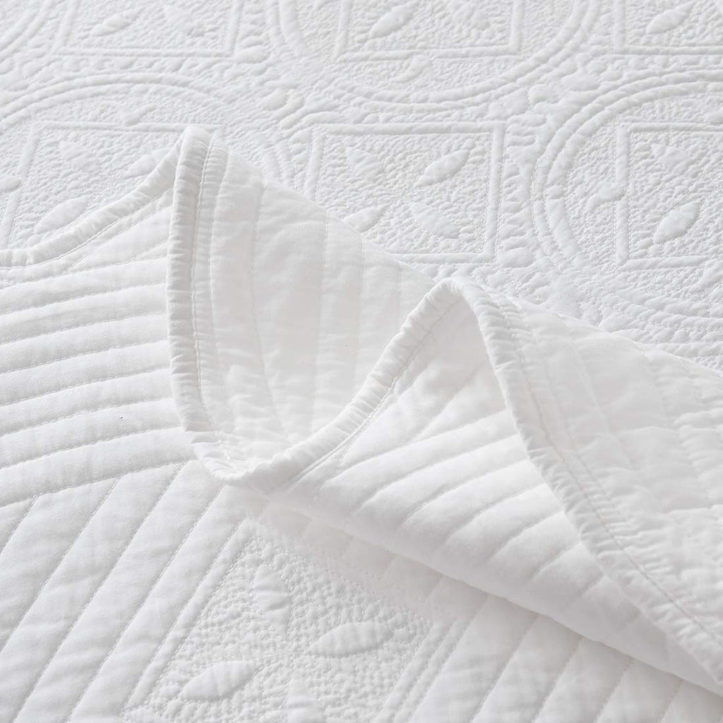 3-Piece 100% Cotton Embroidered Oversize Queen Quilt Set