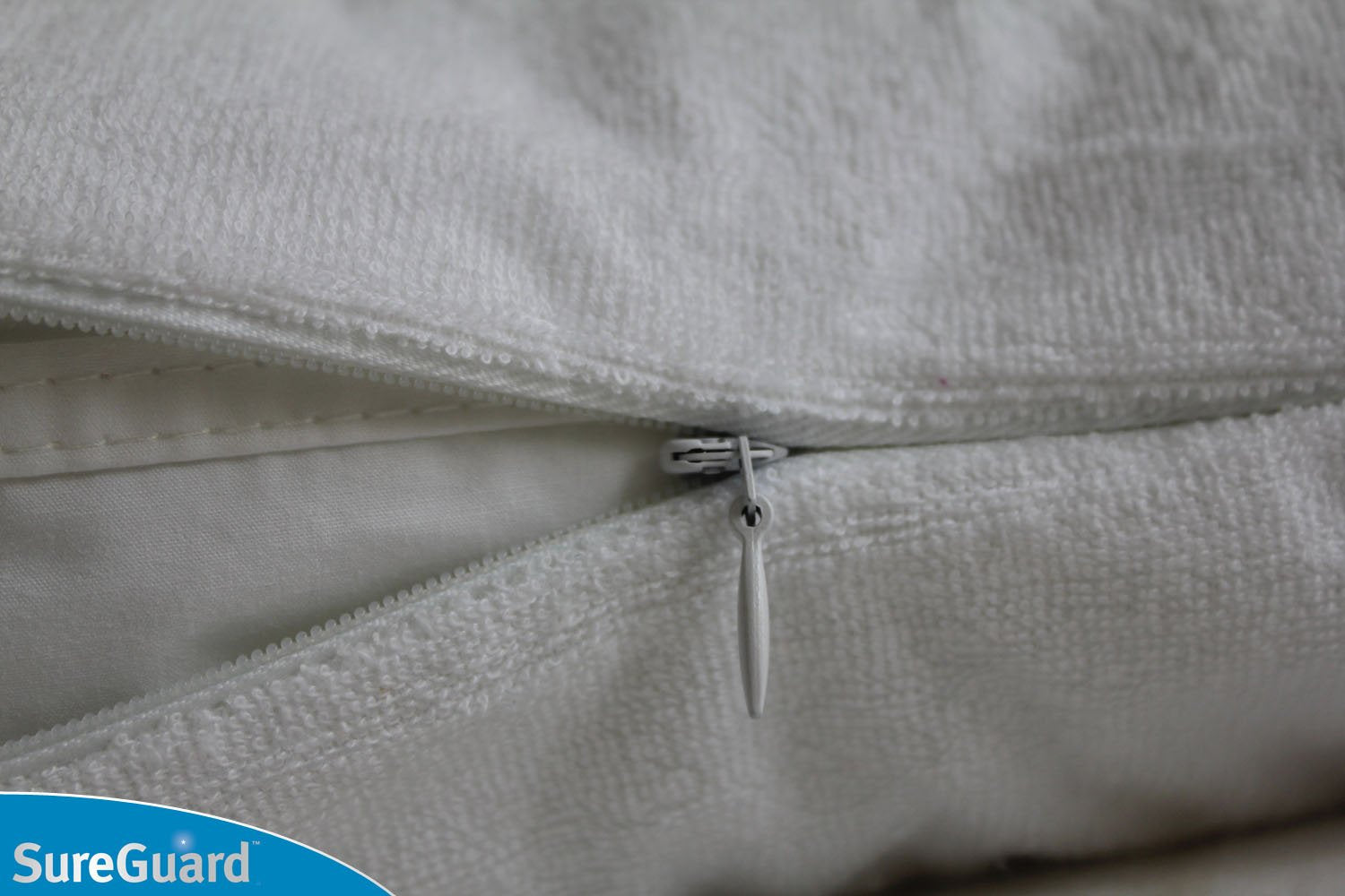 Waterproof Hypoallergenic Zippered Cotton Pillow Protectors