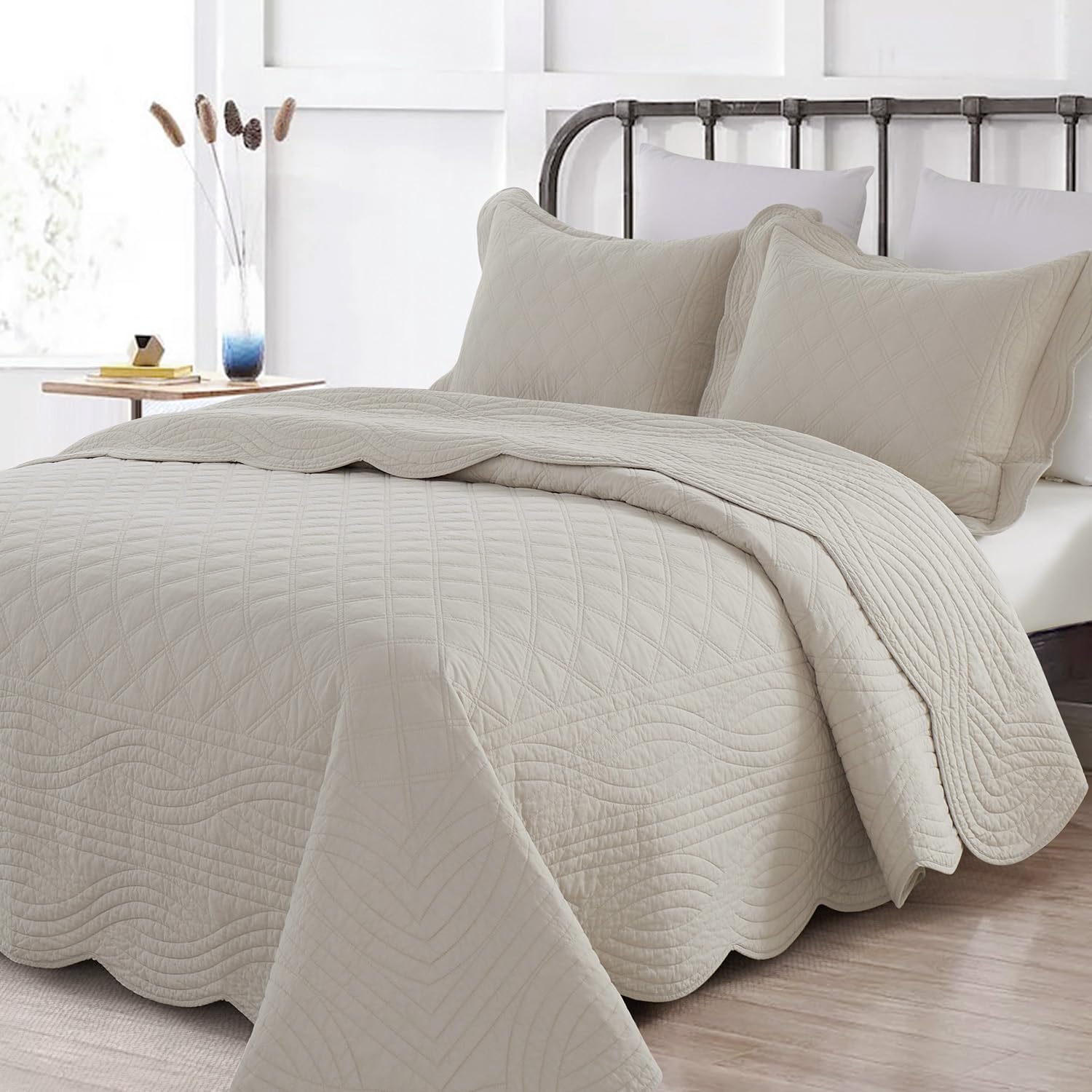 3-Piece Queen Diamond Pattern Lightweight Quilt Set