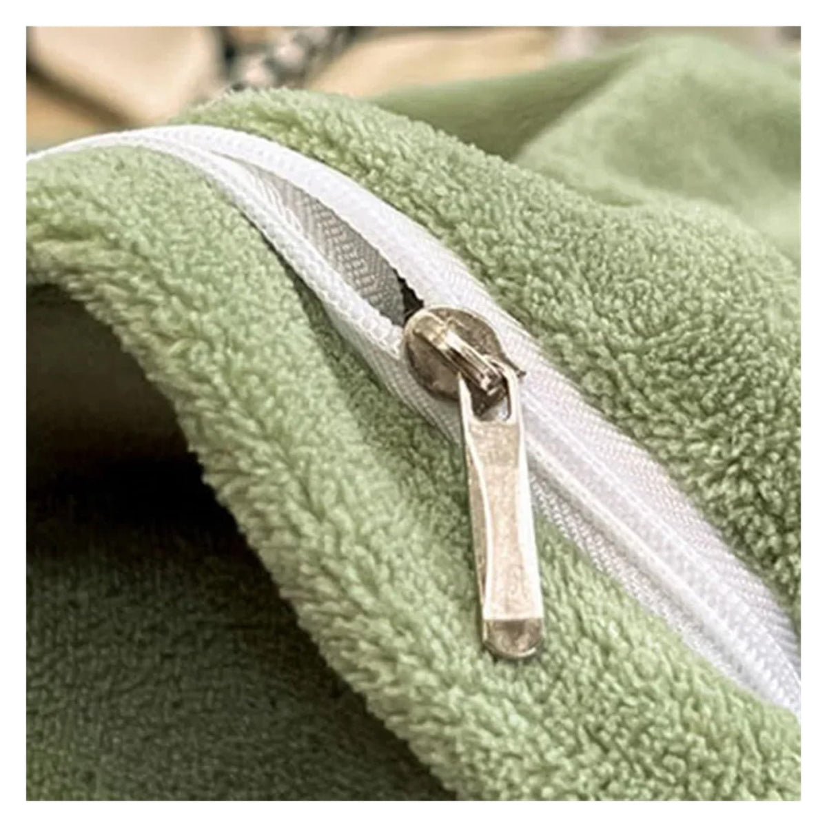 Deluxe Warm Milk Velvet Comforter and Bedding Set