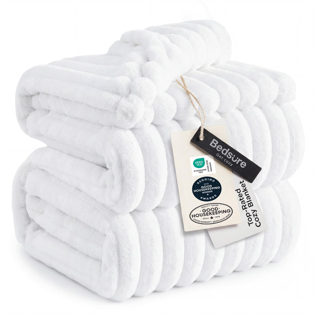 Ultra-Soft Polyester Fleece Blanket for Cozy Warmth