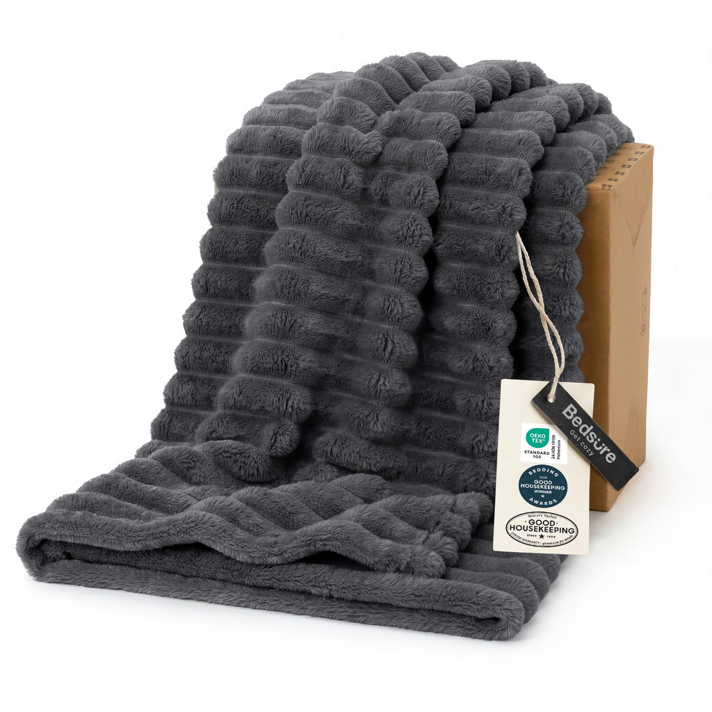 Ultra-Soft Polyester Fleece Blanket for Cozy Warmth