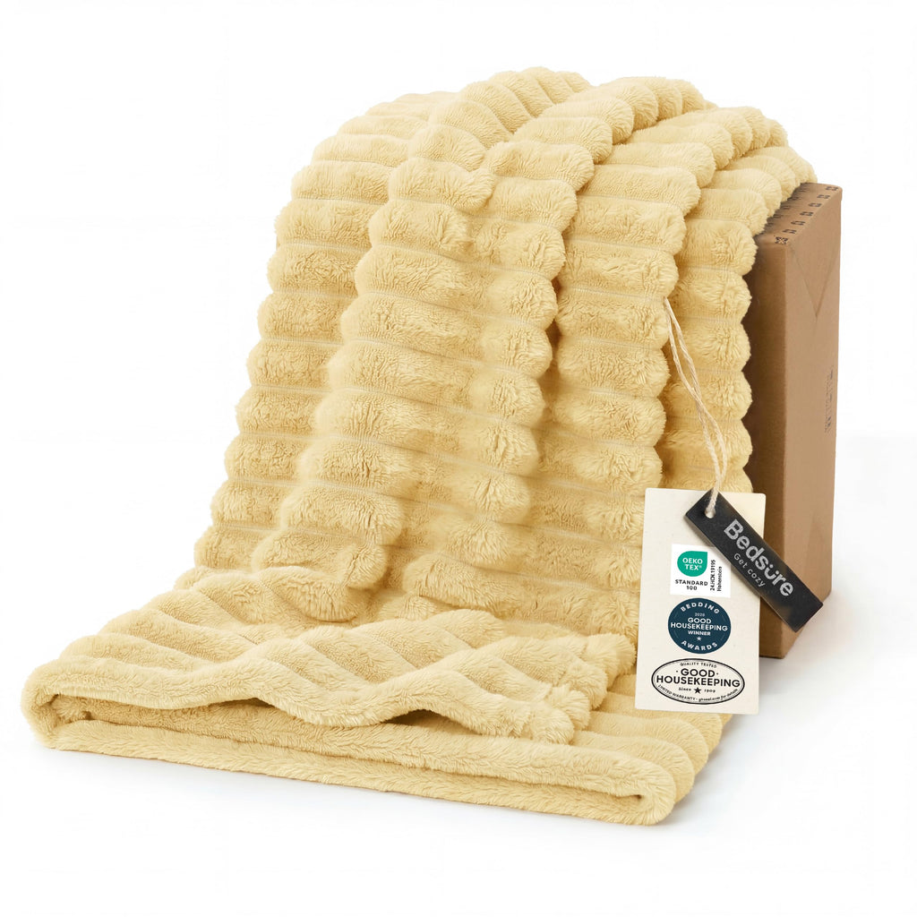 Ultra-Soft Polyester Fleece Blanket for Cozy Warmth
