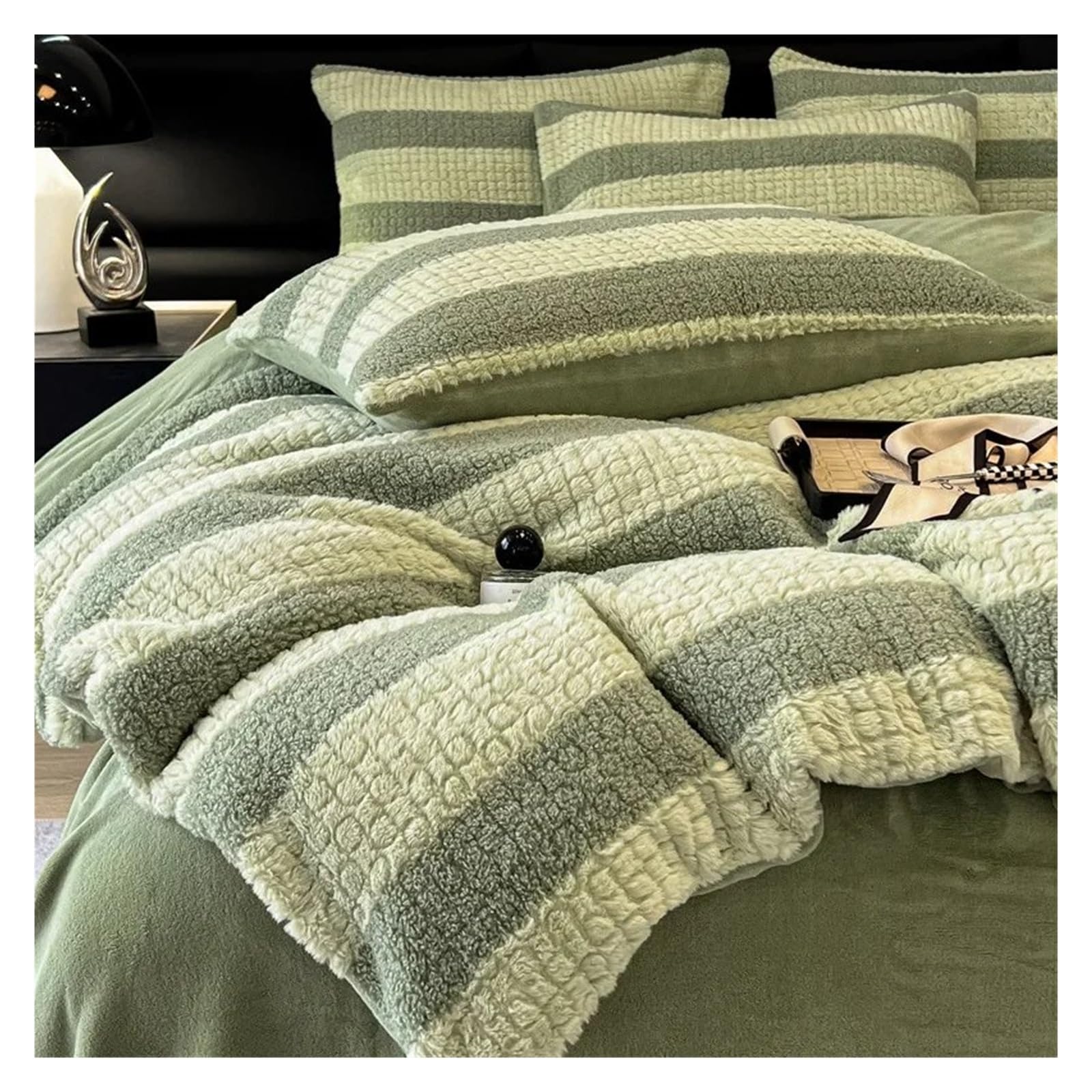 Deluxe Warm Milk Velvet Comforter and Bedding Set