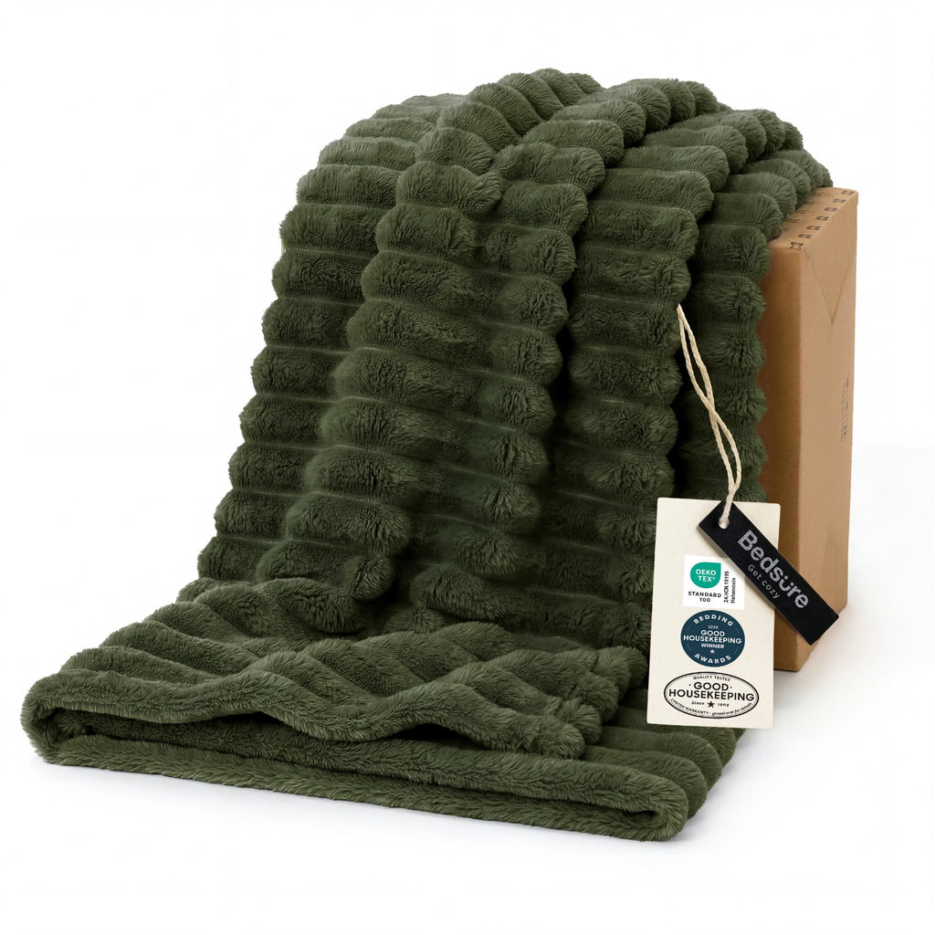 Ultra-Soft Polyester Fleece Blanket for Cozy Warmth