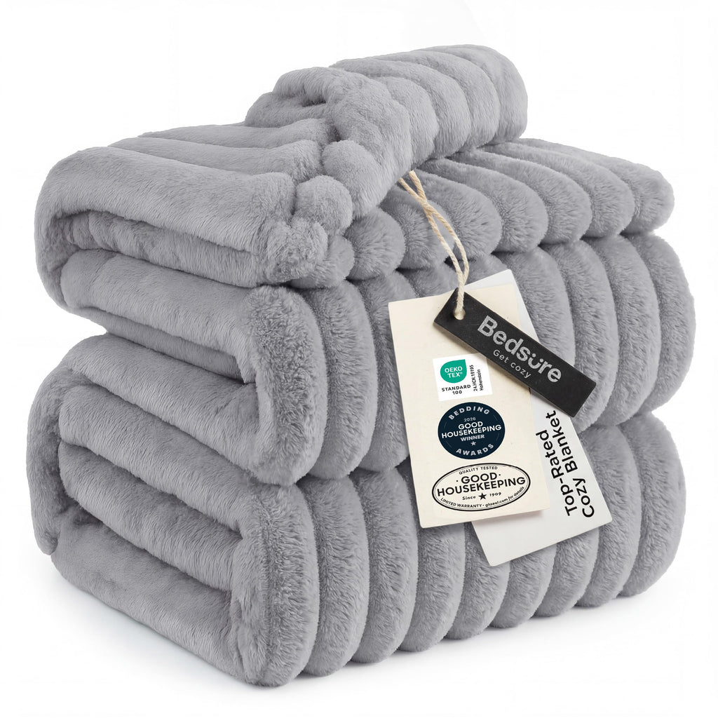 Ultra-Soft Polyester Fleece Blanket for Cozy Warmth