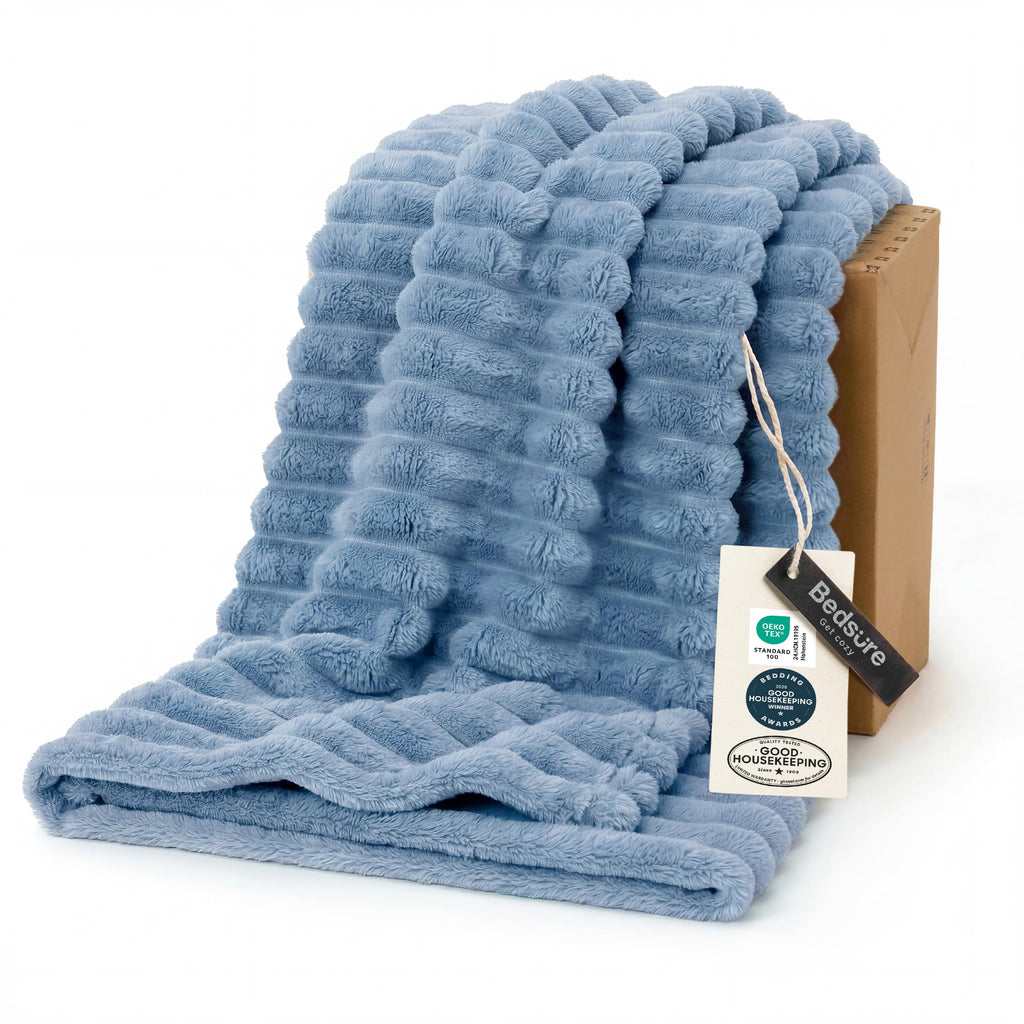 Ultra-Soft Polyester Fleece Blanket for Cozy Warmth