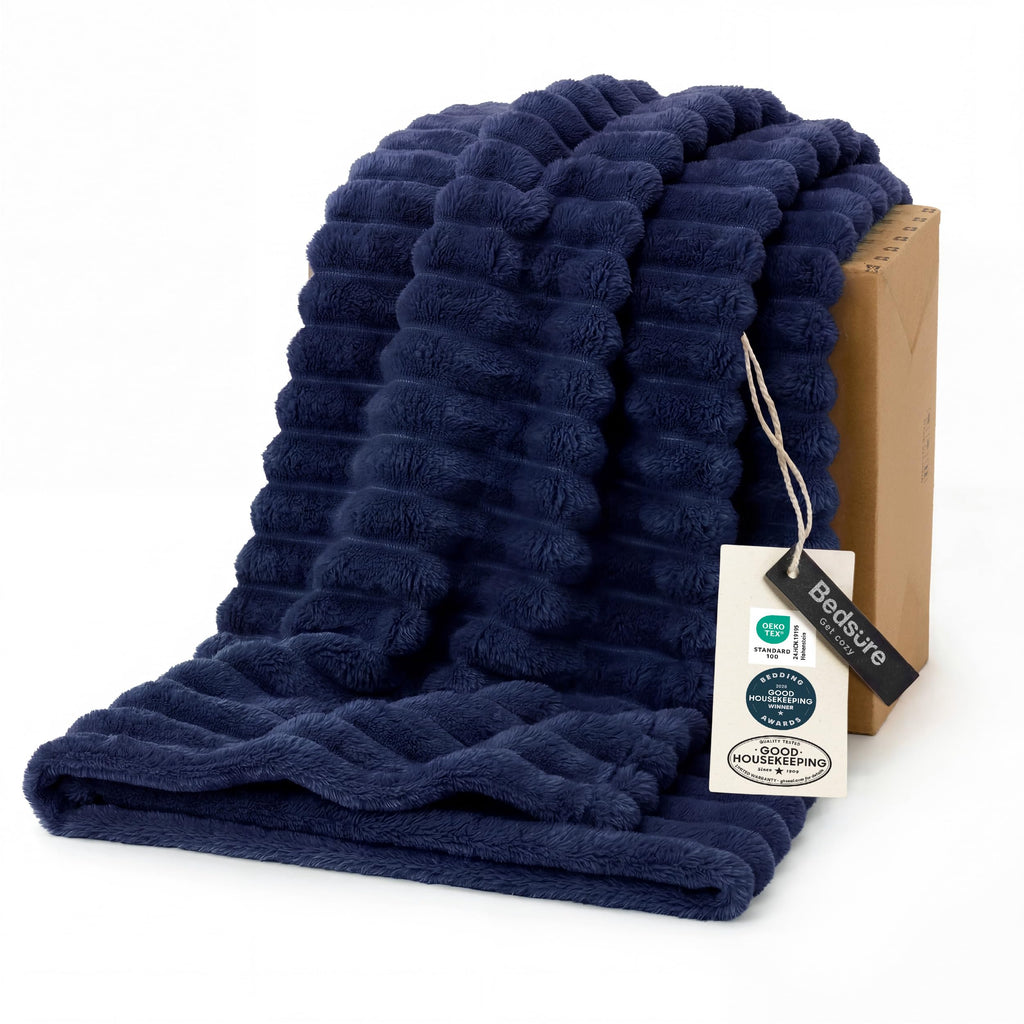 Ultra-Soft Polyester Fleece Blanket for Cozy Warmth