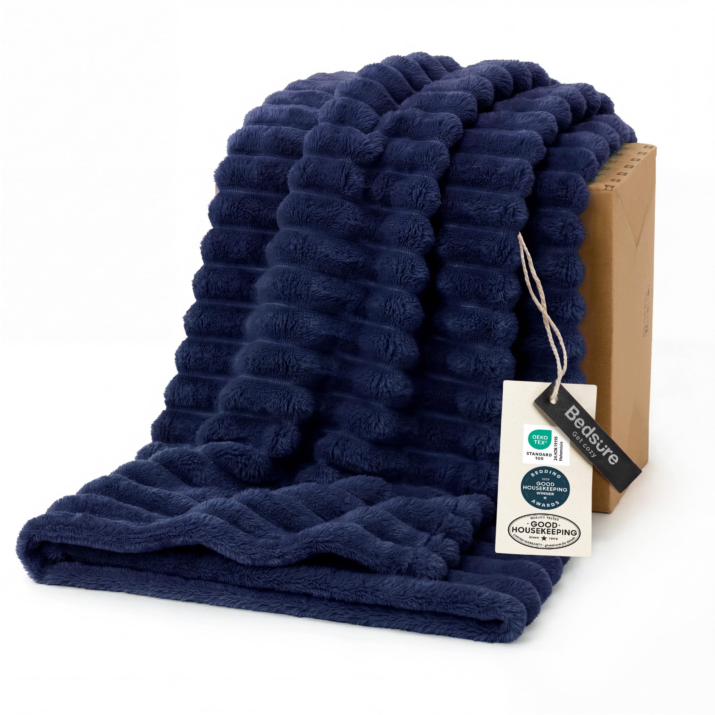 Ultra-Soft Polyester Fleece Blanket for Cozy Warmth