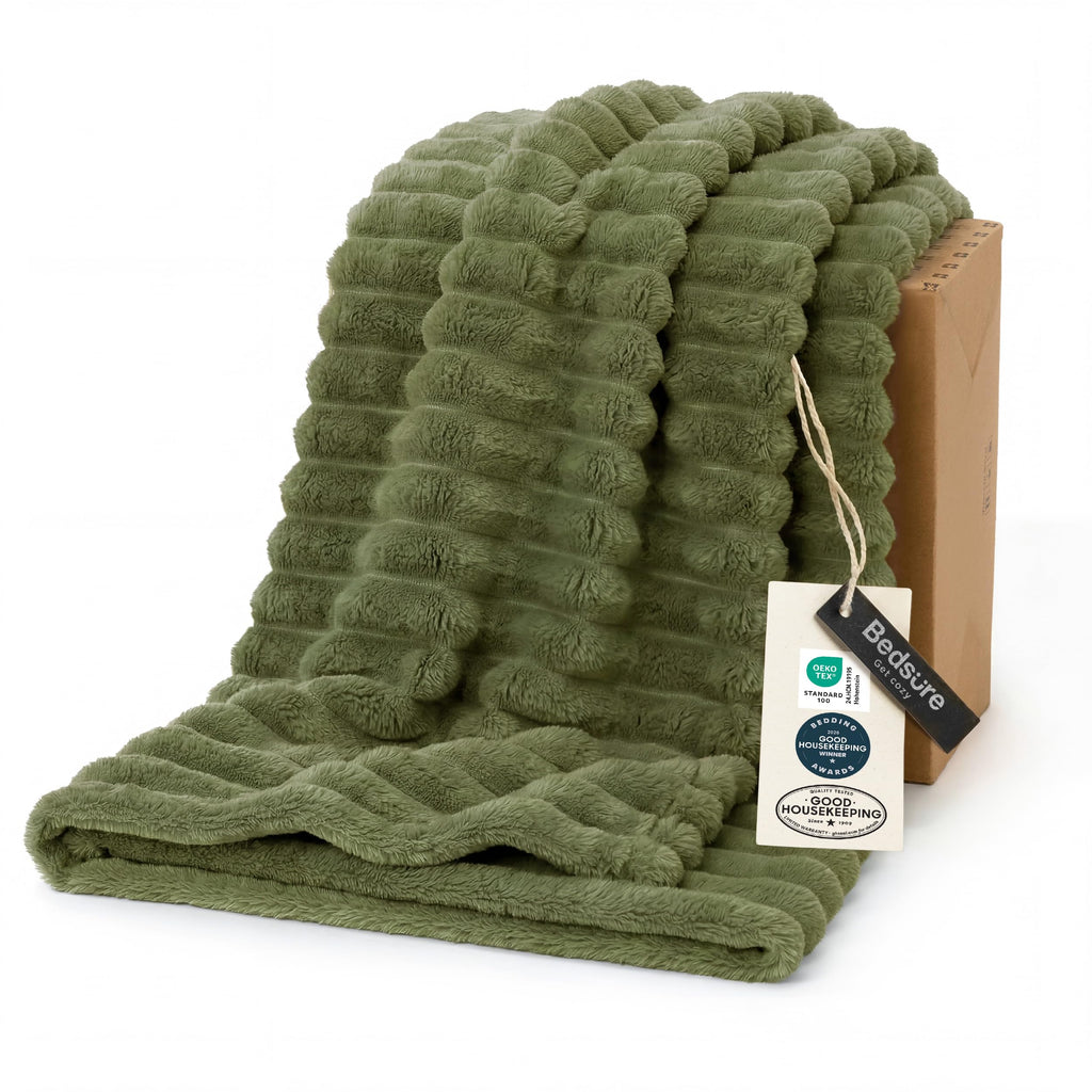 Ultra-Soft Polyester Fleece Blanket for Cozy Warmth
