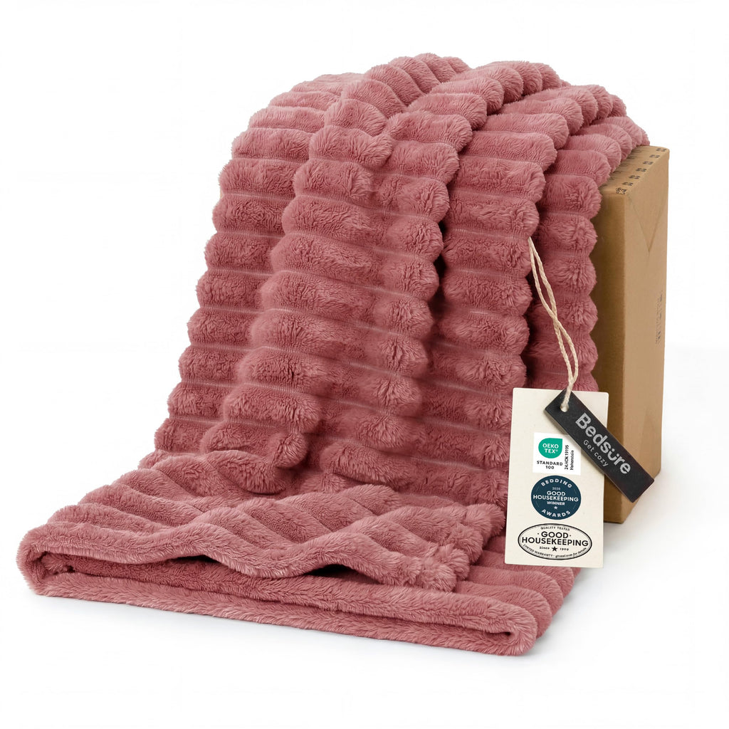 Ultra-Soft Polyester Fleece Blanket for Cozy Warmth