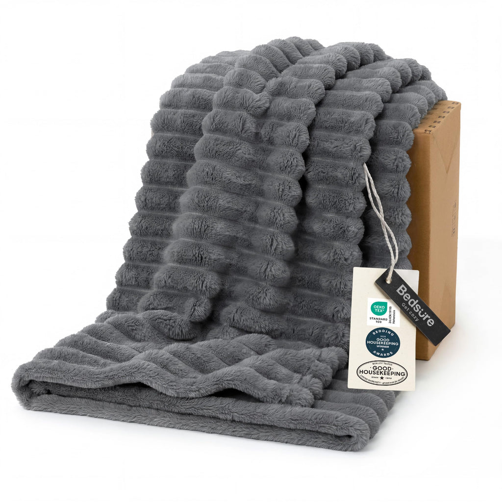 Ultra-Soft Polyester Fleece Blanket for Cozy Warmth