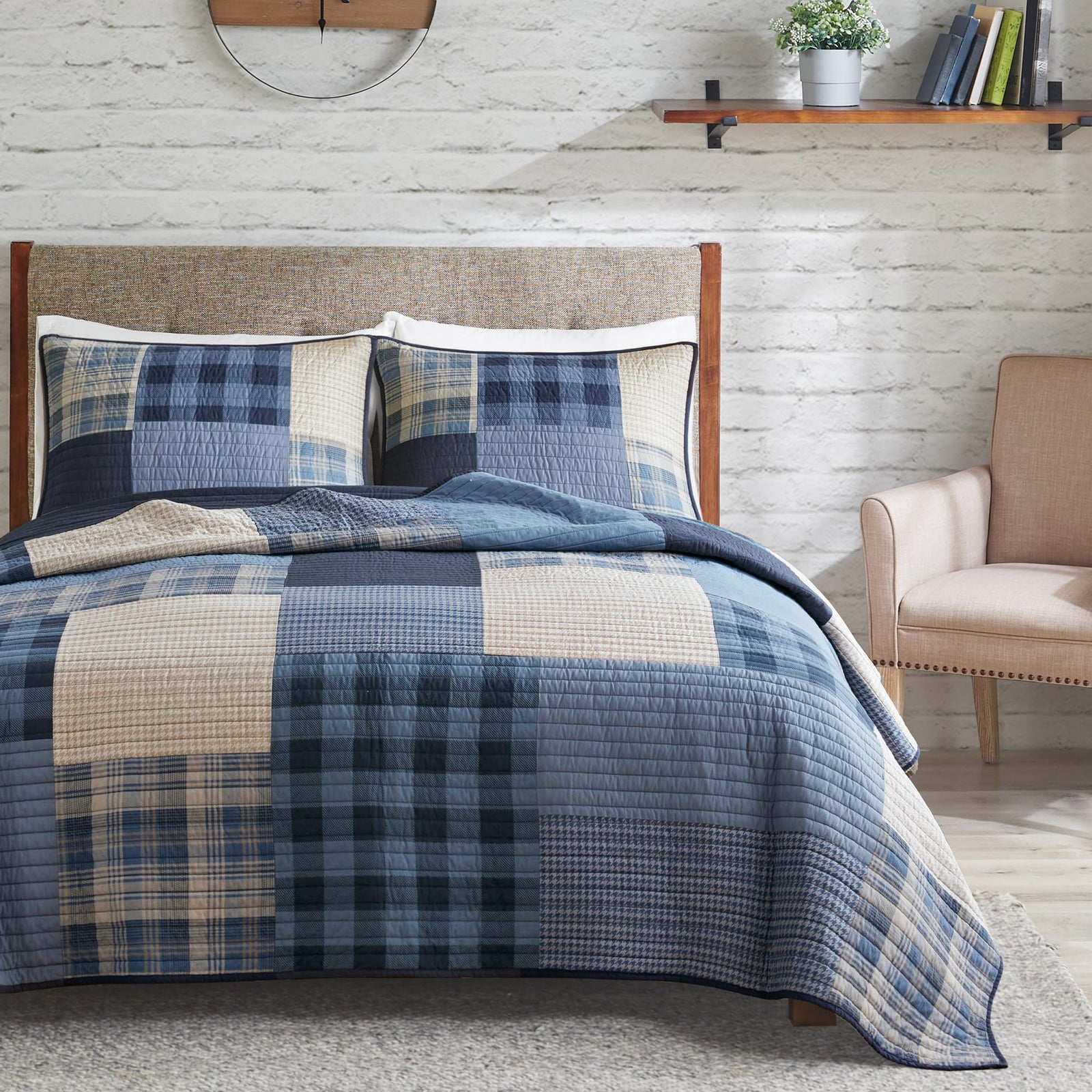 3-Piece Reversible Cotton Cottage Quilt Set with Shams