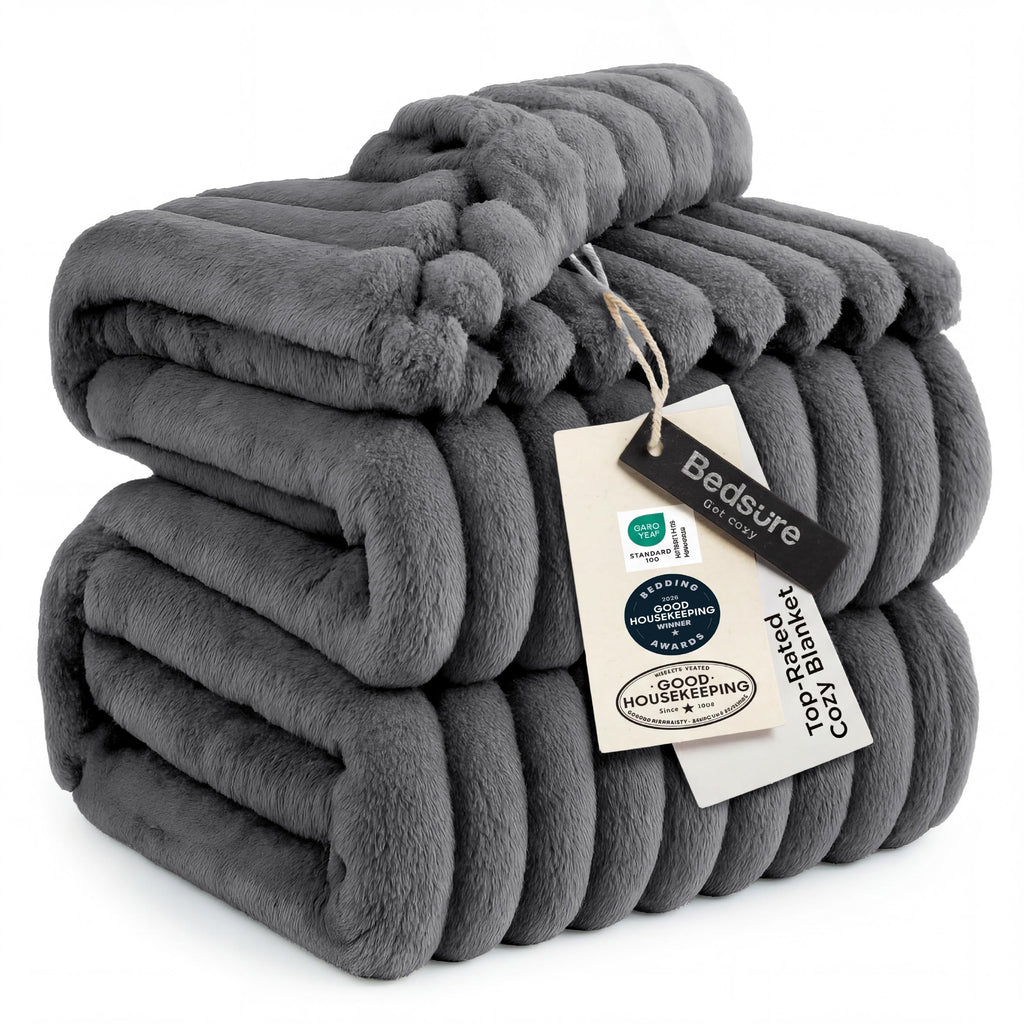 Ultra-Soft Polyester Fleece Blanket for Cozy Warmth