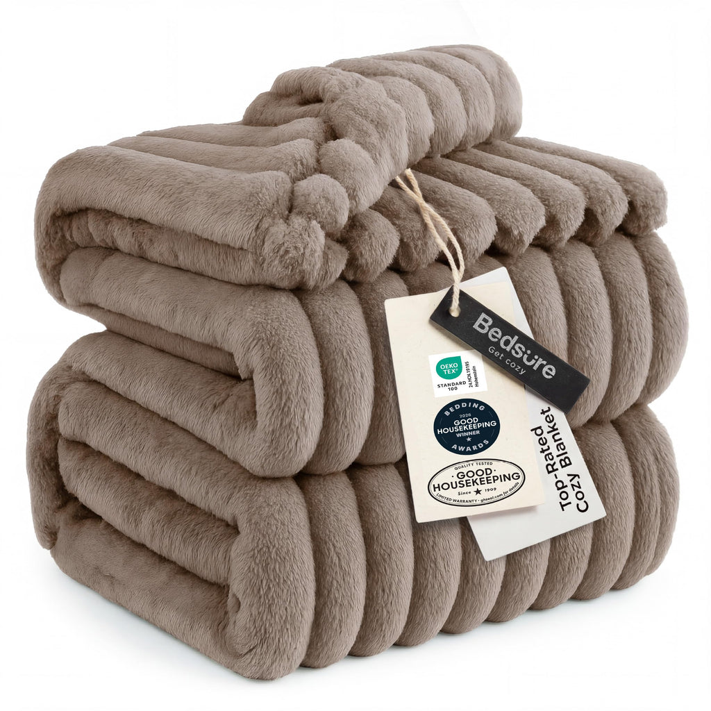 Ultra-Soft Polyester Fleece Blanket for Cozy Warmth